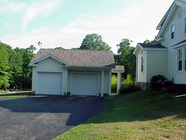 Foto del edificio - 7108 Wakefield Rd