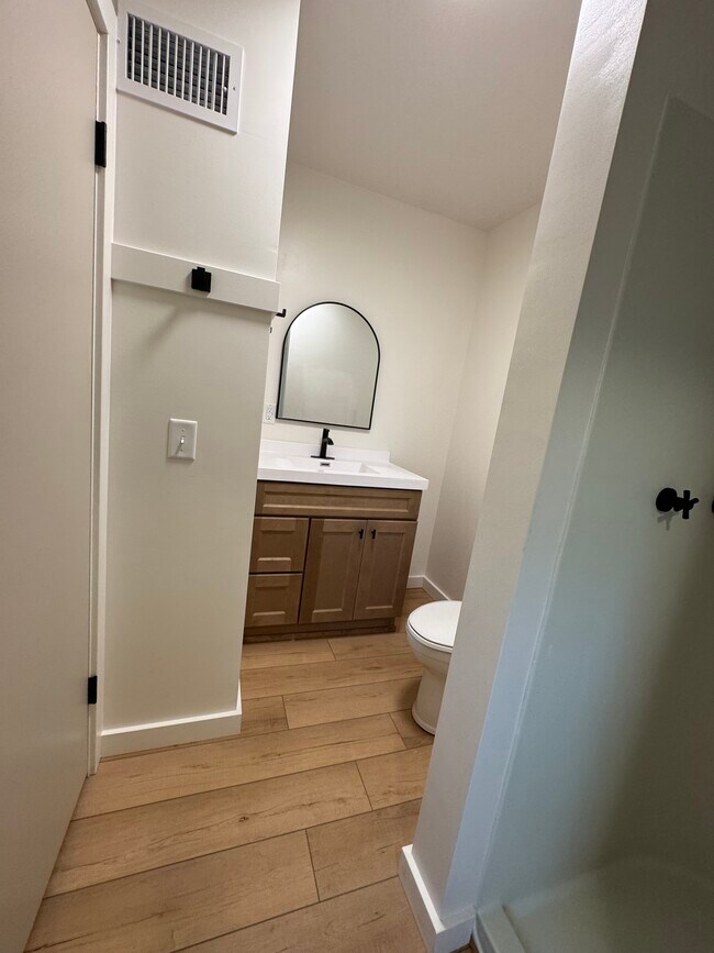 Bathroom - 118 Riverside Dr