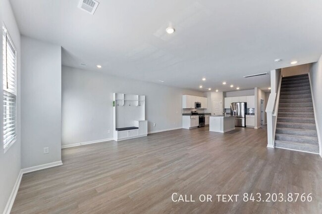 Building Photo - 1471 Central Ave