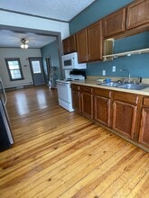 Building Photo - 2003 Red Dale Dr