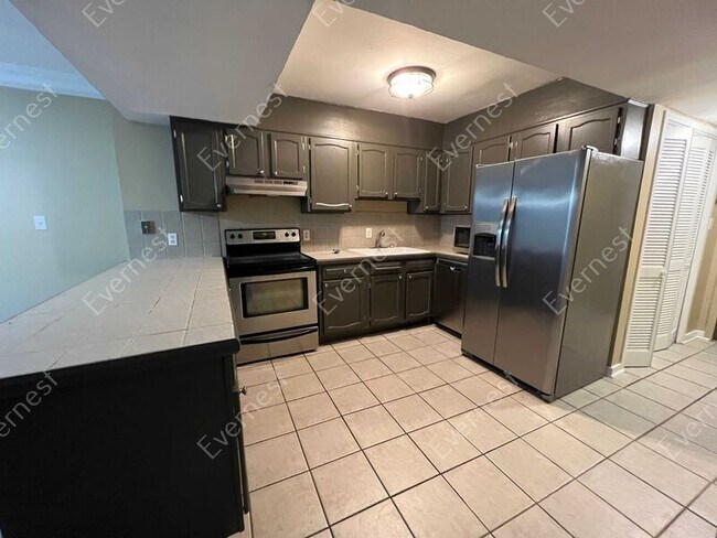 Building Photo - 684 Idlewild Cir