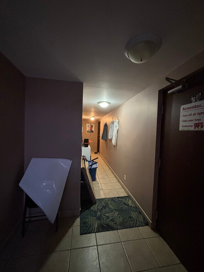 Photo du bâtiment - 28 University Av E