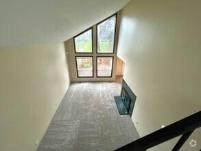Building Photo - 1008-1010 Hazelwood Dr