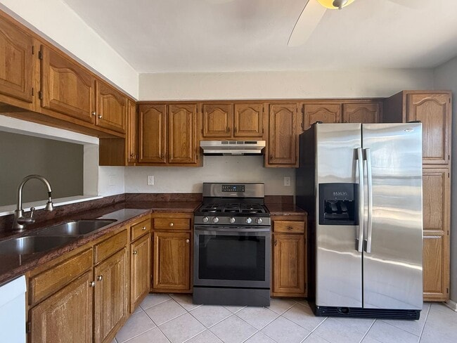 Building Photo - Townhouse In Virginia Beach