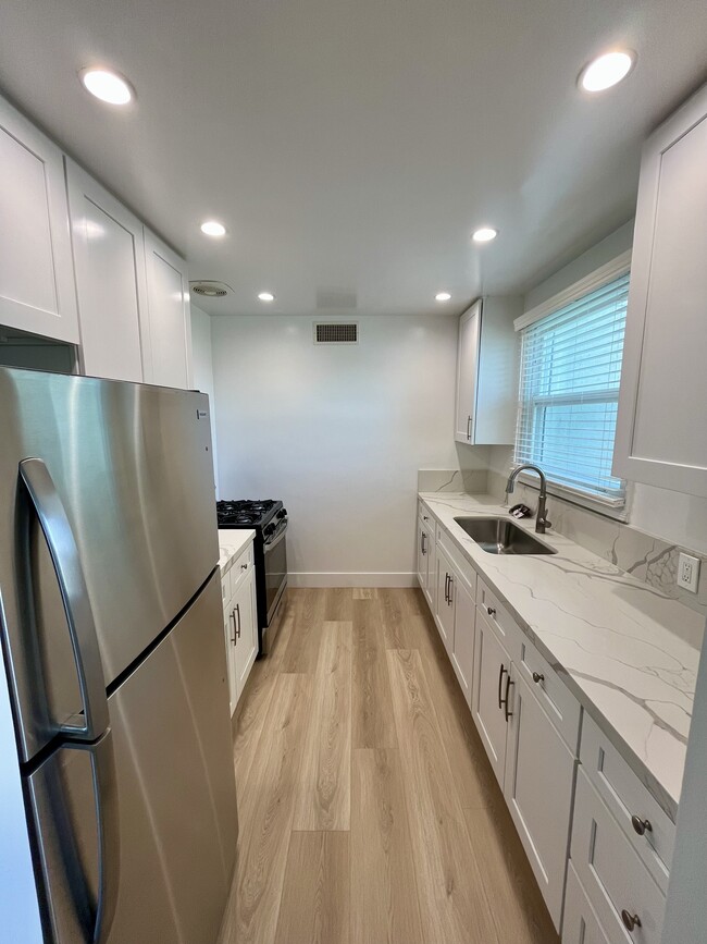 Building Photo - Stadium Park Apartments
