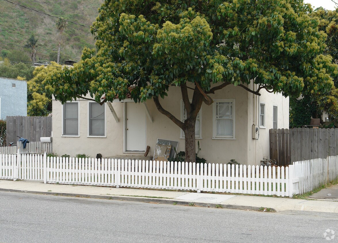 Building Photo - 154-160 E Ramona St