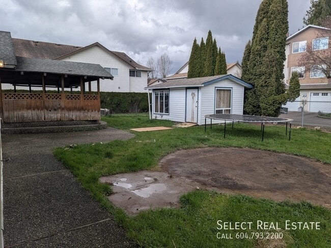 Building Photo - 46365 Cessna Dr