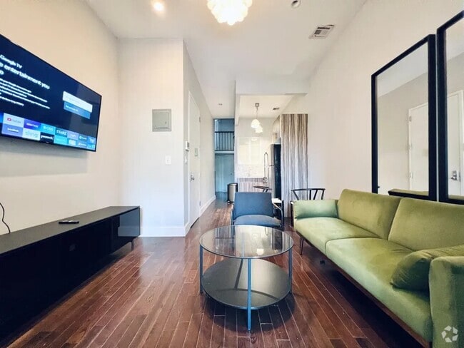 Building Photo - Furnished room/NOT APARTMENT