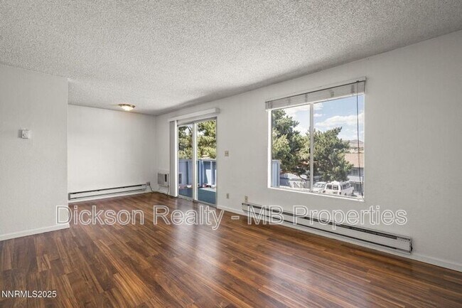 Foto del edificio - 3948 Clear Acre Ln