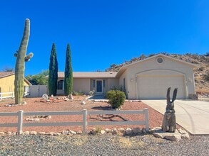 Building Photo - 5921 N Bentley Dr