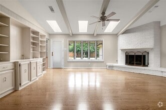 Building Photo - 319 Forest Lake Dr