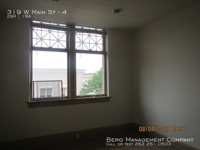 Building Photo - Downtown Living Two Bedroom