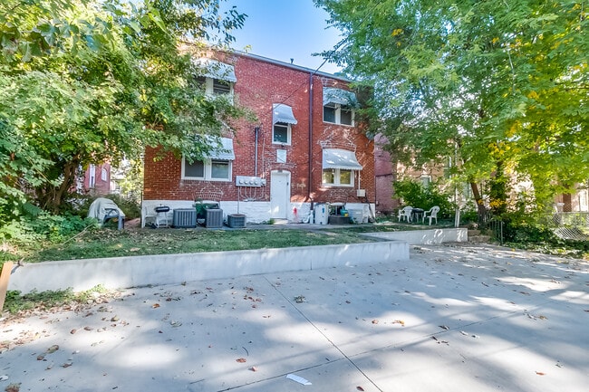 Building Photo - 4622 Shenandoah Ave
