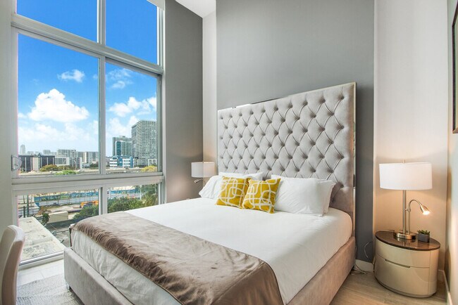 Building Photo - 3883 Biscayne Blvd
