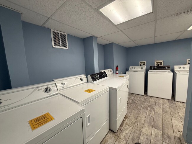 Photo - Modern 1-Bedroom, 1-Bath Apartment in Prim...