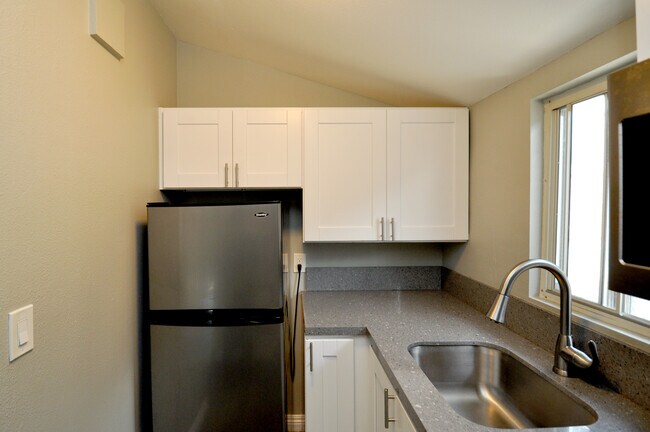 Kitchen - 2141 Front St