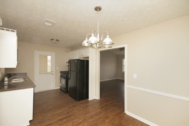 Building Photo - 4210 Burgundy Way