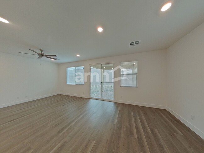 Foto del edificio - 5855 Fly Fisher St