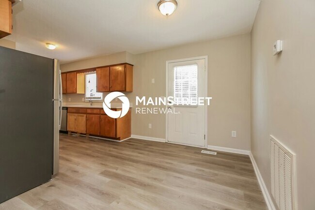Foto del edificio - 3 Bedroom Pet-Friendly Home in MURFREESBORO, TN with Main Street Renewal
