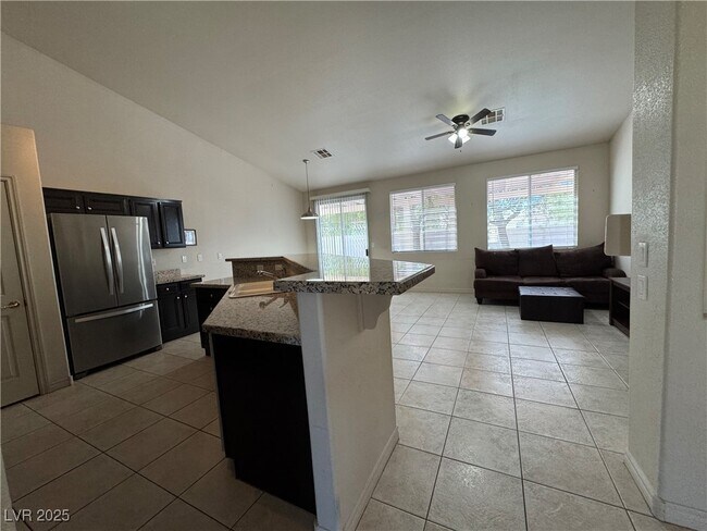 Foto del edificio - 1323 Dream Valley St