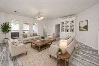 Building Photo - 5527 Moss Meadow Ct