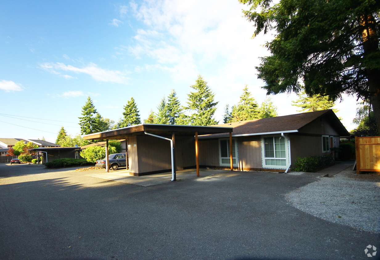 Exterior View - 2212 9th Ave SW