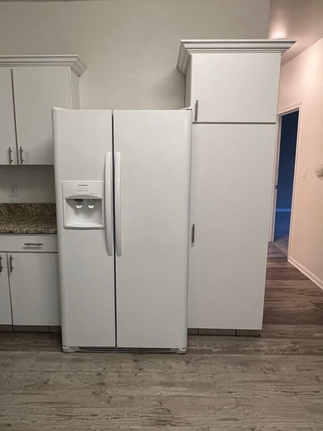 Refrigerator and other appliances - 6505 Saint Andrews Dr
