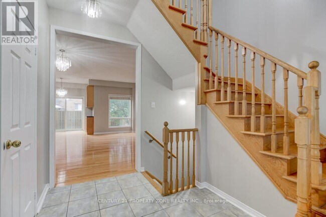 Building Photo - 3143 Eclipse Ave