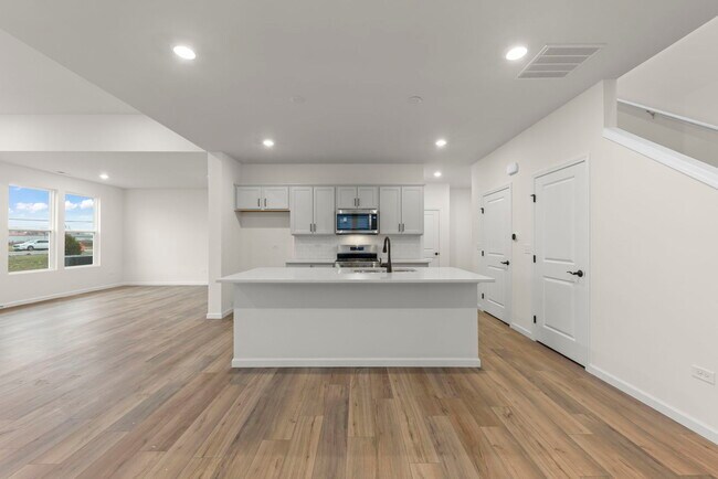 Foto del edificio - 2727 Lawlor Ln