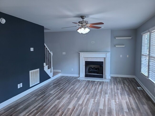 Building Photo - 521 Tryst Ln