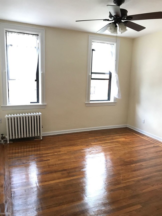 Foto del edificio - 2529 Crescent St