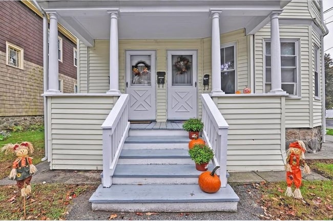 Building Photo - 25R Saunders St