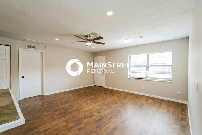 Foto del edificio - 4 Bedroom Pet-Friendly Home in NEW PORT RICHEY, FL with Main Street Renewal