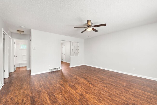 Foto del edificio - Beautifully Updated 1/2 Duplex in Prime Kansas City Location!