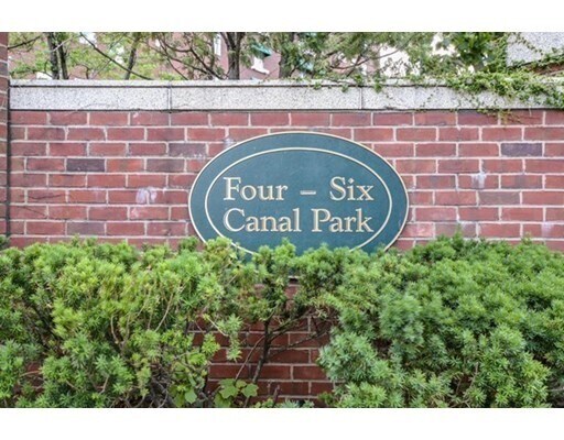 Foto del edificio - 4 Canal Park