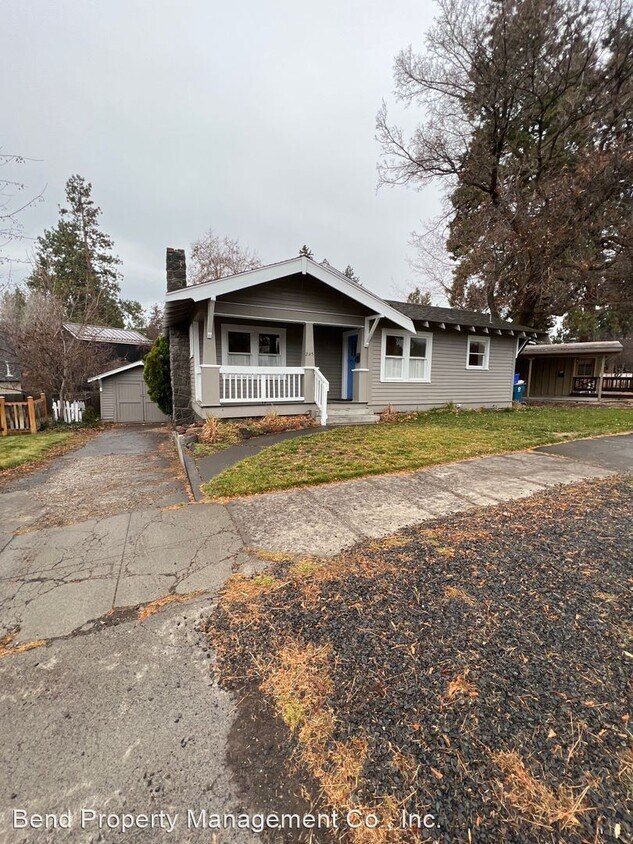 Foto principal - 2 br, 1 bath House - 245 NW Newport Ave.