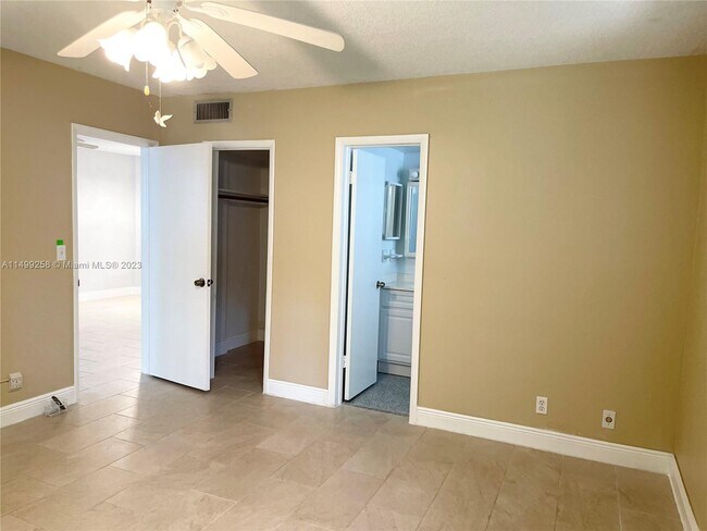 Foto del edificio - 1333 E Hallandale Beach Blvd