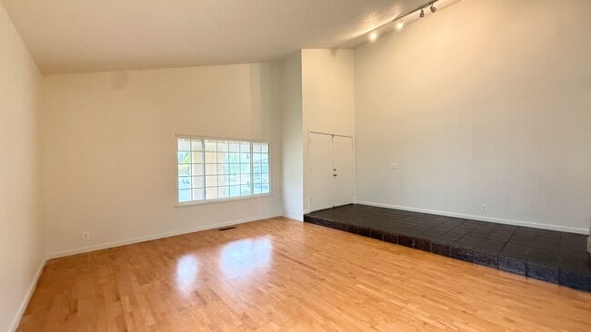 Building Photo - 7214 Chantilley Ct