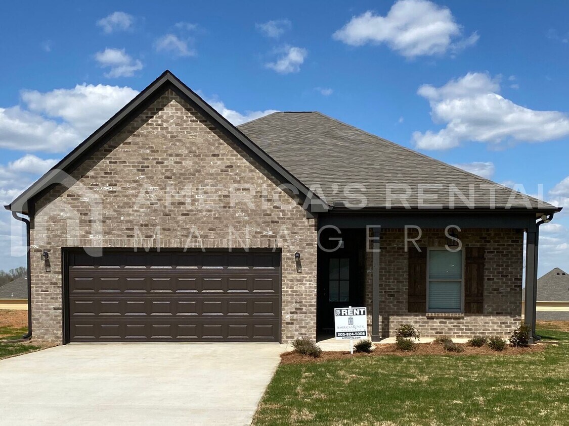 Foto principal - Home for Rent in Jemison, AL.. View with 4...