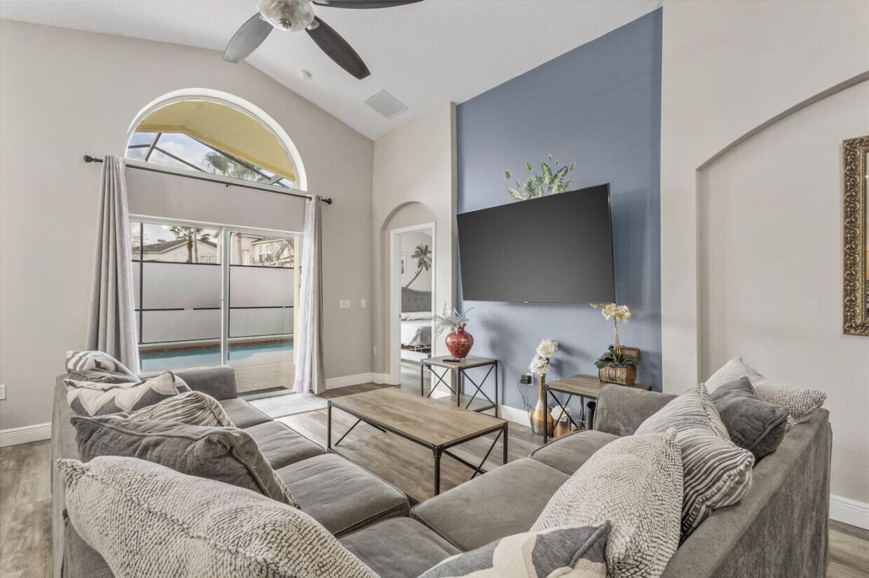 Foto principal - 4715 Cumbrian Lakes Dr
