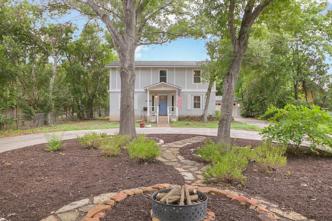 Foto del edificio - 7243 N Vandiver Rd