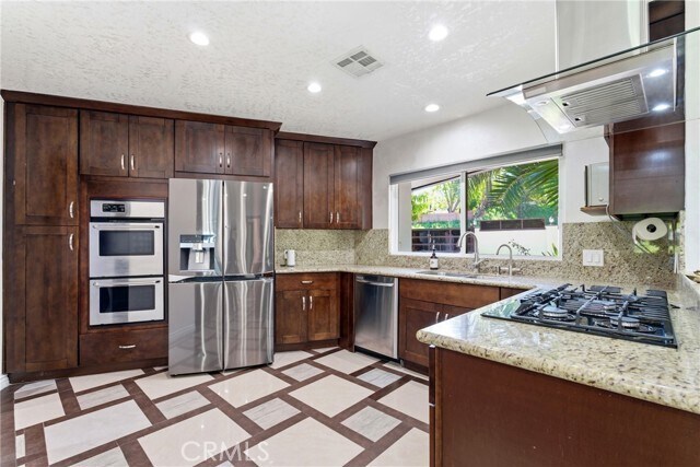 Foto del edificio - 5836 Winnetka Ave