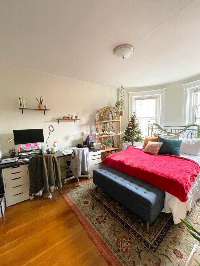 Building Photo - 208 Winthrop Rd