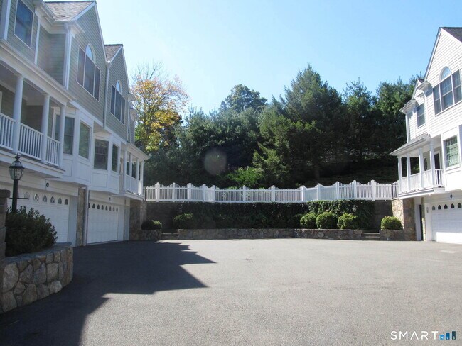 Foto del edificio - 75 New Norwalk Rd