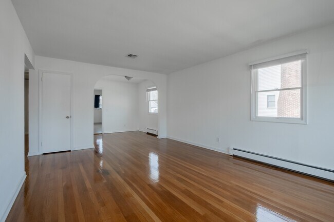 Foto del edificio - 157 Rumson Rd