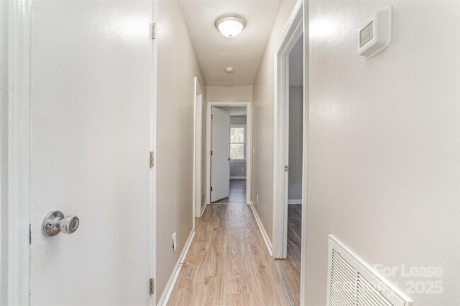 Building Photo - 6165 Meadow Rose Ln