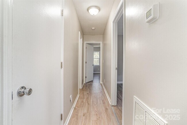 Foto del edificio - 6165 Meadow Rose Ln