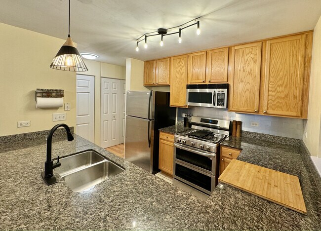 Foto del edificio - 639 W Elm St
