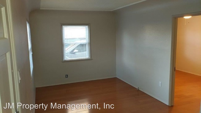 Building Photo - 4661 1/2 Larkspur St