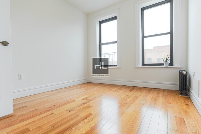 Foto del edificio - 21-81-81 38th St